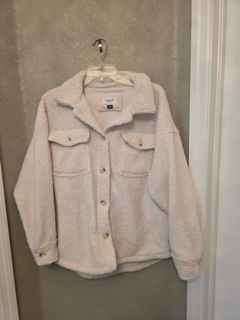 American Eagle Ladies Cream Sherpa Button Down Shacket size XS Oversized